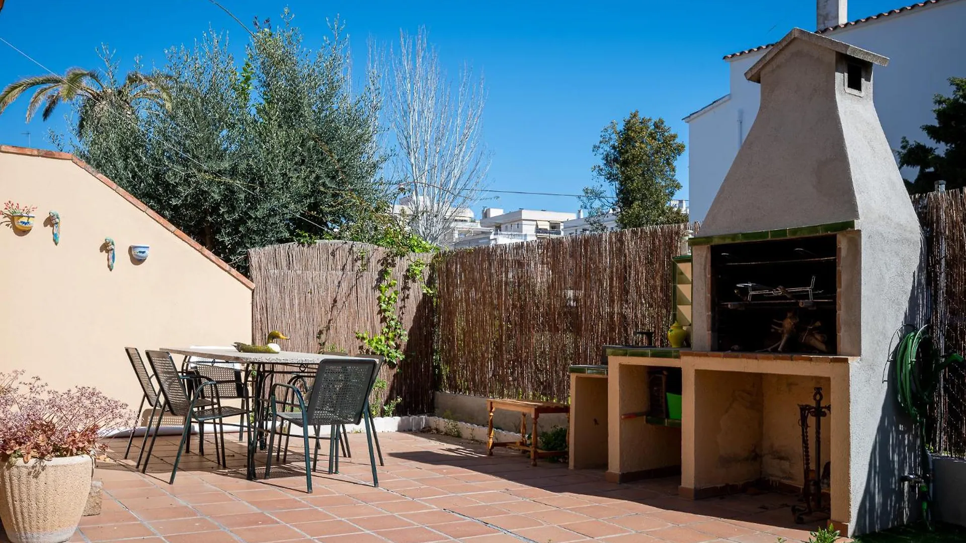 Can Lola Estupenda Casa De 4 Habitaciones Con Jardin A 150 Metros De La Playa Torredembarra